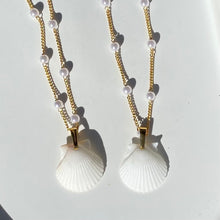 Load image into Gallery viewer, Dainty Pearl Necklace