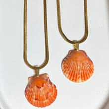 Load image into Gallery viewer, Gold Mermaid Chain Necklace