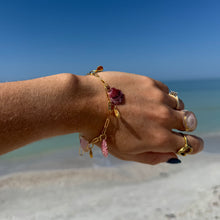 Load image into Gallery viewer, Seashell Charm Bracelet
