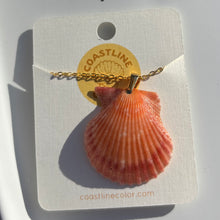 Load image into Gallery viewer, *Rare Finds* Dainty Gold Seashell Necklace
