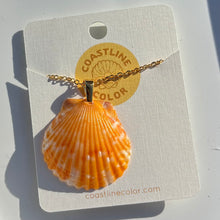 Load image into Gallery viewer, *Rare Finds* Dainty Gold Seashell Necklace
