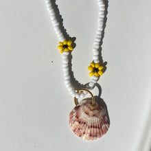 Load image into Gallery viewer, Flower Sea Bead Necklace

