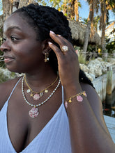 Load image into Gallery viewer, Seashell Charm Bracelet

