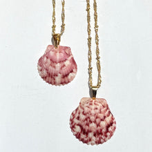 Load image into Gallery viewer, Twisted Tail Necklace
