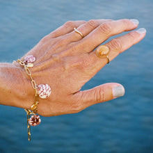 Load image into Gallery viewer, Seashell Charm Bracelet
