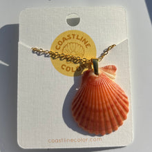 Load image into Gallery viewer, *Rare Finds* Dainty Gold Seashell Necklace
