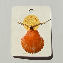 Load image into Gallery viewer, *Rare Finds* Dainty Gold Seashell Necklace
