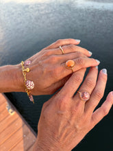 Load image into Gallery viewer, Gold Treasure Seashell Rings

