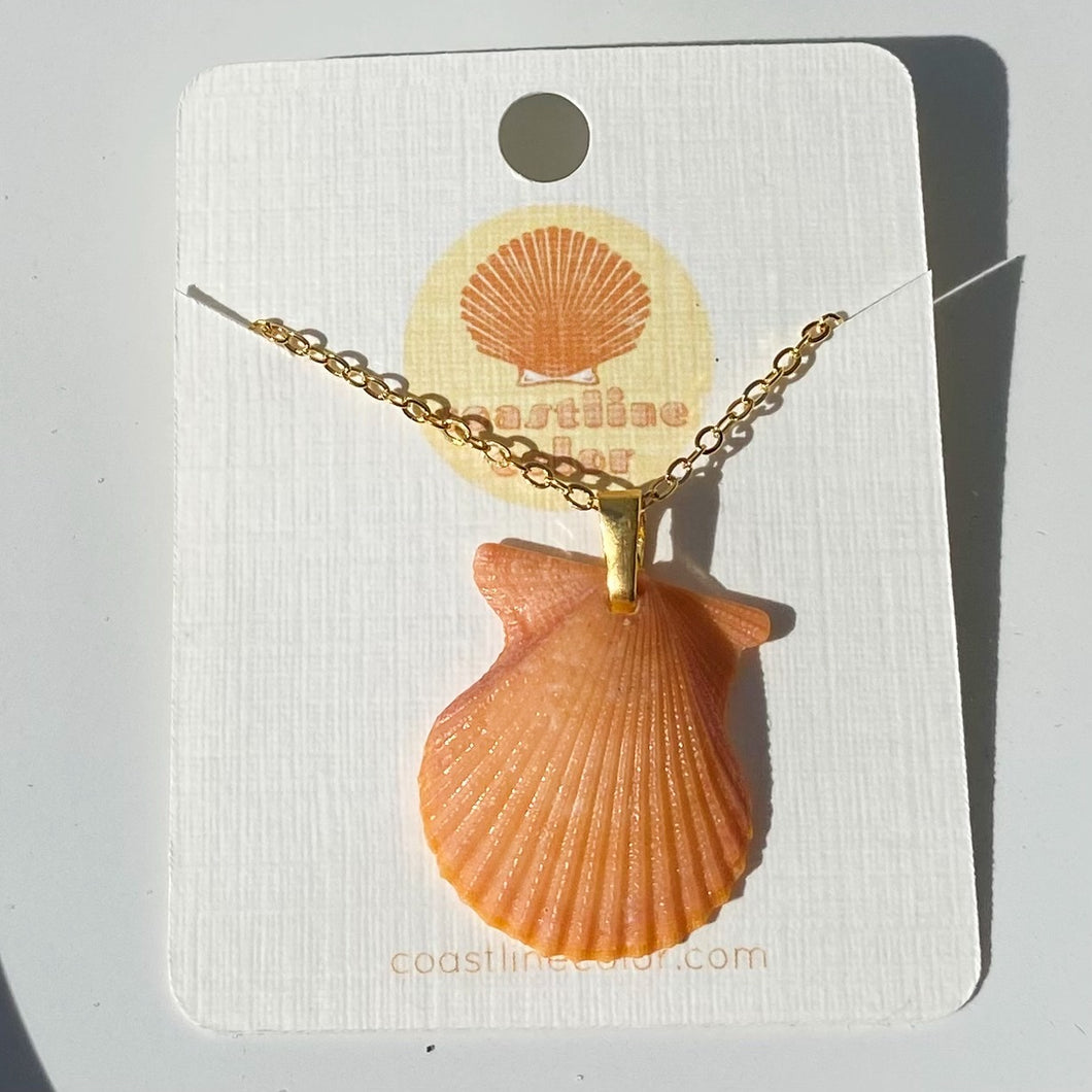 *Rare Finds* Dainty Gold Seashell Necklace