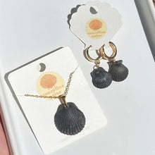 Load image into Gallery viewer, Dainty Gold Necklace &amp; Earrings Set
